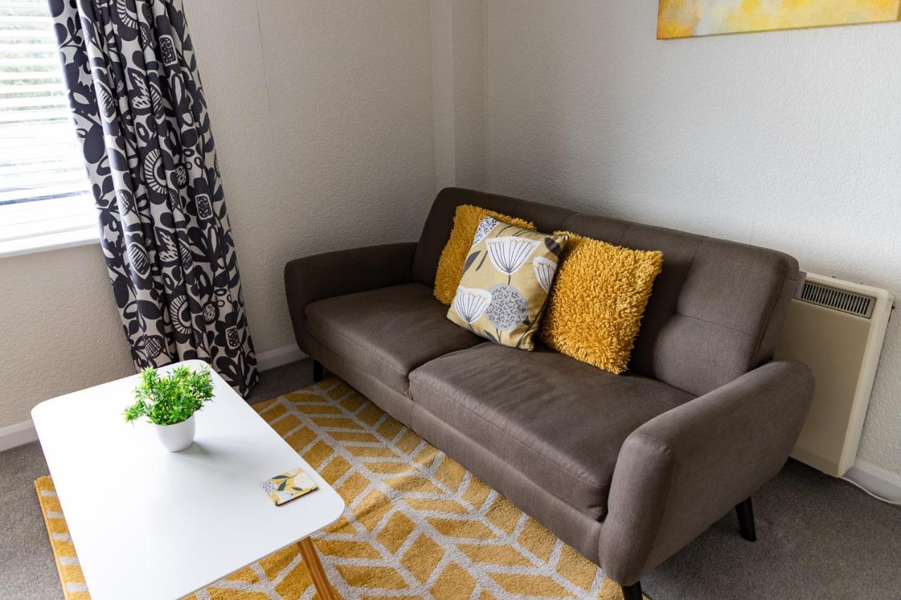 1 Chatsworth Riverscape Apartments - Riverview Apartment In Great Location With Free Parking Overlooking The Gannel Just A Short Walk From Newquays Incredible Beaches And Local Amenities New Quay Exterior foto
