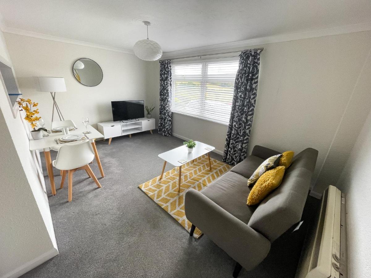 1 Chatsworth Riverscape Apartments - Riverview Apartment In Great Location With Free Parking Overlooking The Gannel Just A Short Walk From Newquays Incredible Beaches And Local Amenities New Quay Exterior foto