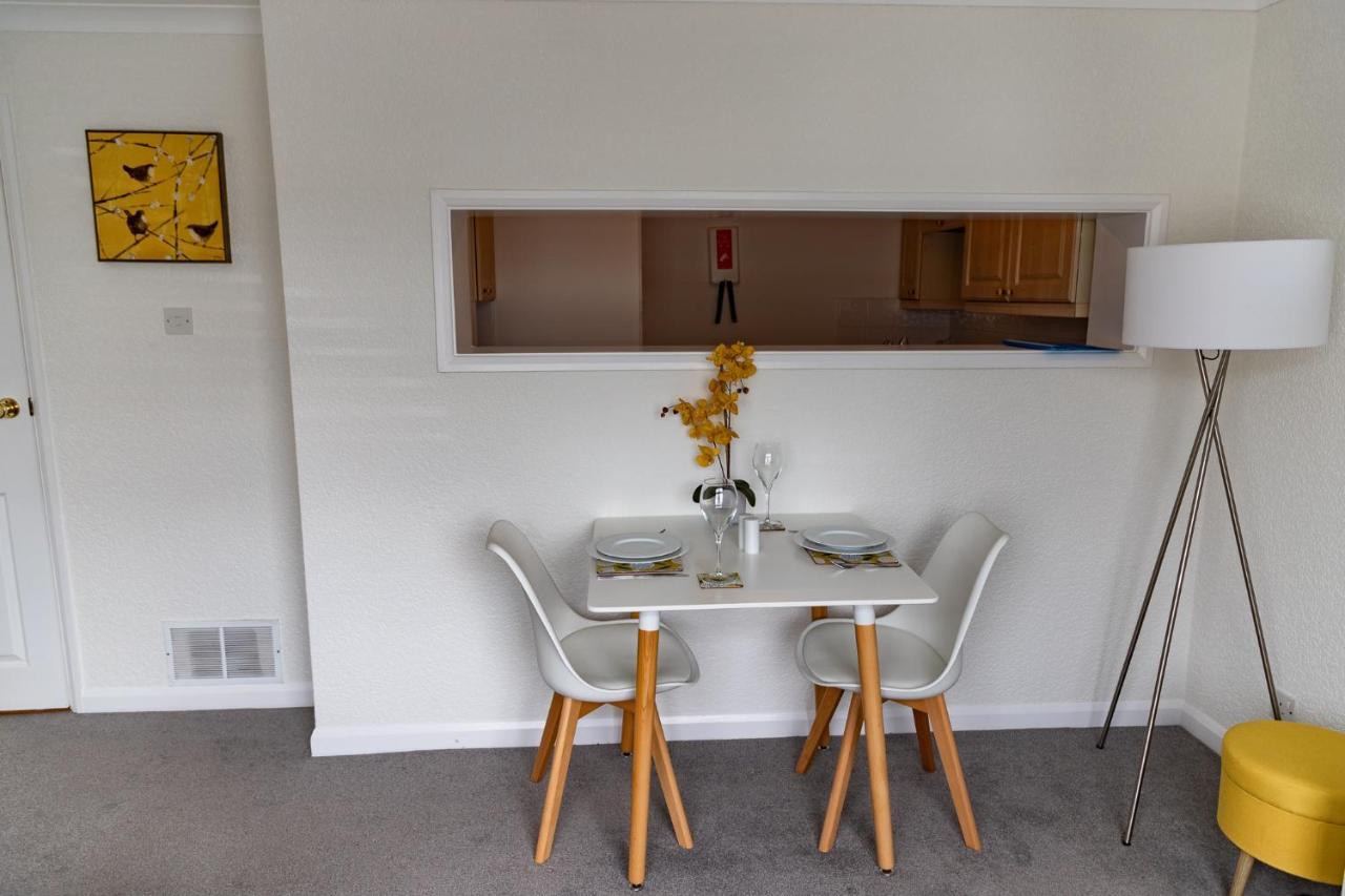 1 Chatsworth Riverscape Apartments - Riverview Apartment In Great Location With Free Parking Overlooking The Gannel Just A Short Walk From Newquays Incredible Beaches And Local Amenities New Quay Exterior foto